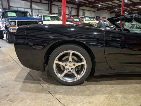 Used 2003 Chevrolet Corvette Convertible w/ Preferred Equipment Group1 RWD image 9
