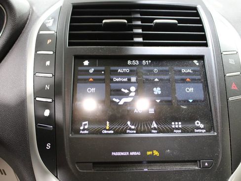 Used 2018 Lincoln MKC Reserve w/ Lincoln MKC Climate Package image 31