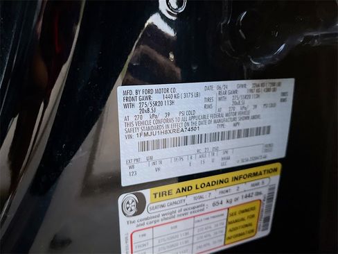 Used 2024 Ford Expedition XLT image 12