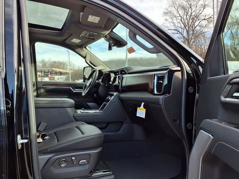 New 2026 GMC Sierra 2500 Denali w/ Denali Reserve Package image 23