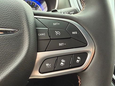 New 2026 Chrysler Pacifica Pinnacle image 18