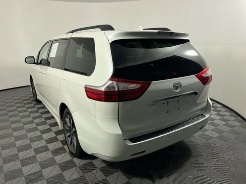 Used 2019 Toyota Sienna Limited Premium AWD/4WD image 5