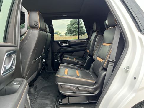 Used 2023 GMC Yukon AT4 w/ Technology Package AWD/4WD image 10