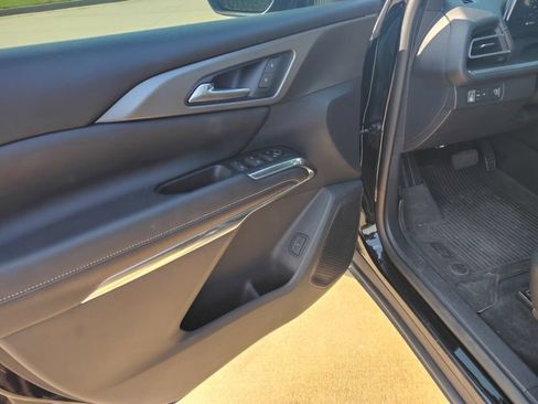 Used 2024 Chevrolet Traverse LT w/ LPO, Floor Liner Package FWD image 13
