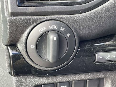 Used 2024 Nissan Titan SV w/ SV Bronze Edition Package image 18