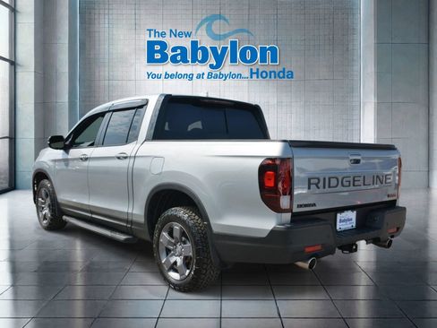 Used 2025 Honda Ridgeline TrailSport image 3