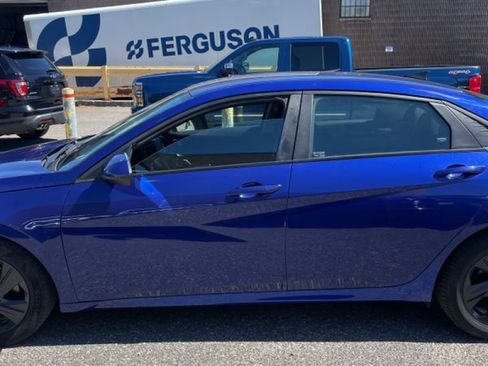Used 2022 Hyundai Elantra SEL FWD image 3