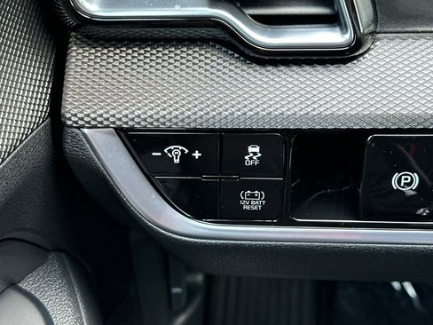 Certified 2025 Kia Sportage LX FWD image 30