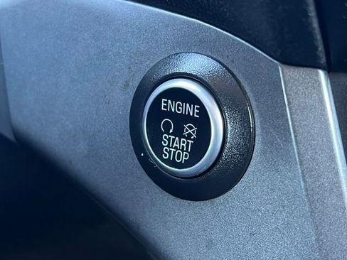 Used 2019 Ford Escape SE image 27