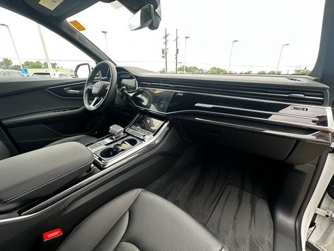 Certified 2025 Audi Q8 Premium Plus w/ Premium Plus Package AWD/4WD image 30