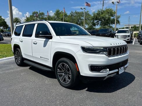 Used 2024 Jeep Wagoneer Series II RWD image 3