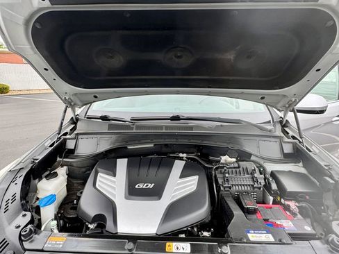 Used 2017 Hyundai Santa Fe SE image 29