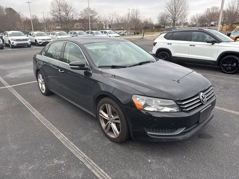 Used 2014 Volkswagen Passat 1.8T SE image 3