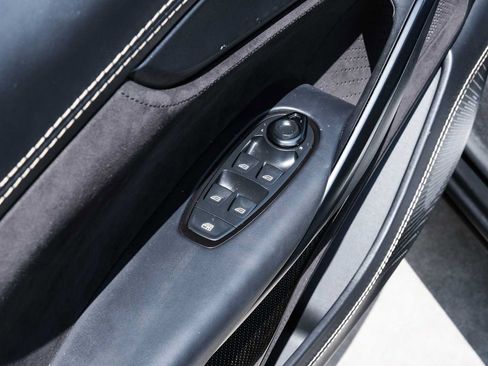 Used 2023 Aston Martin DBX AWD/4WD image 40