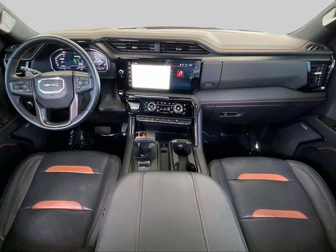 Used 2024 GMC Sierra 1500 AT4 w/ Technology Package AWD/4WD image 16