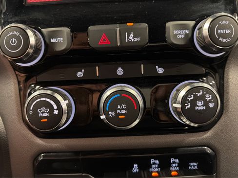 Used 2025 RAM 1500 Big Horn AWD/4WD image 33