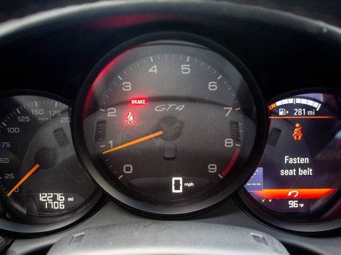 Used 2020 Porsche 718 Cayman GT4 RWD image 14