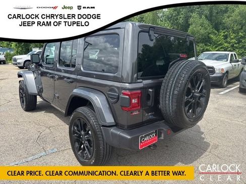 Used 2025 Jeep Wrangler Unlimited Sahara w/ Safety Group AWD/4WD image 8