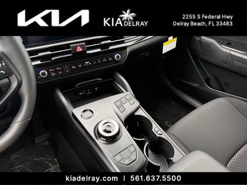 New 2026 Kia Sportage LX FWD image 23