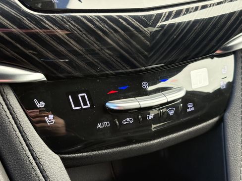 Certified 2025 Cadillac XT6 Premium Luxury image 27