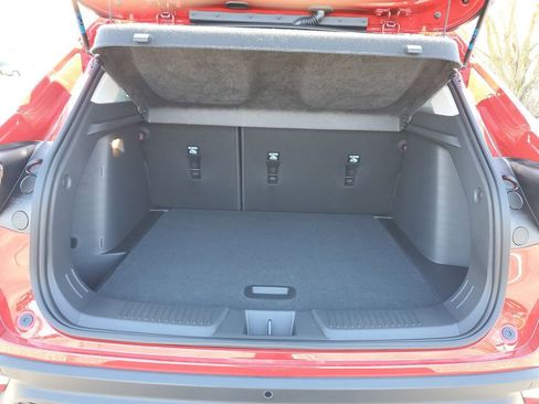 New 2026 Chevrolet Trax LT w/ Driver Confidence Package FWD image 9