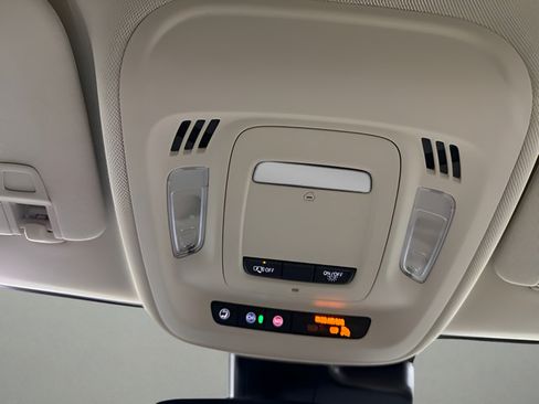 Used 2022 Buick Envision Essence w/ Technology Package I FWD image 22