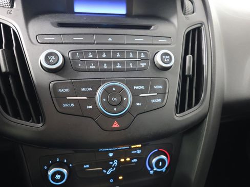 Used 2017 Ford Focus SE FWD image 17
