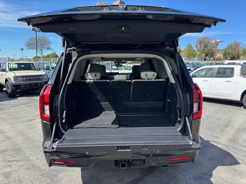 Used 2025 Ford Expedition Active image 10