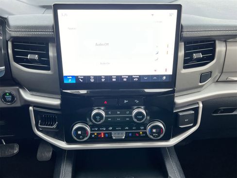 Used 2023 Ford Expedition Max XLT image 26