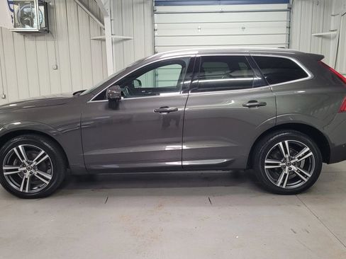 Used 2018 Volvo XC60 T5 Momentum w/ Vision Package AWD/4WD image 3
