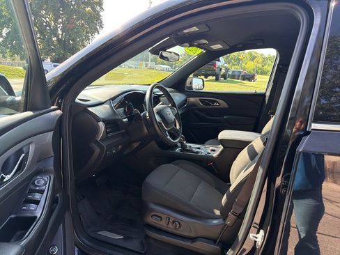 Used 2023 Chevrolet Traverse LT FWD image 10