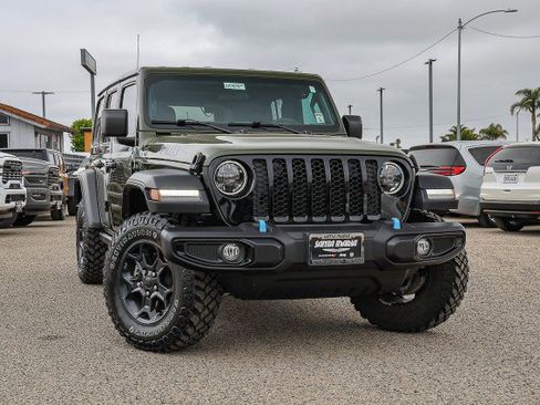 Used 2023 Jeep Wrangler Unlimited w/ Cold Weather Group AWD/4WD image 1