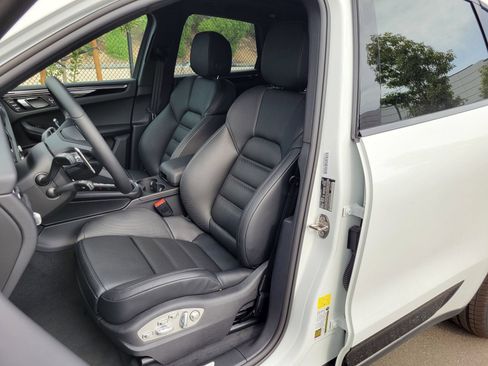 New 2025 Porsche Macan S AWD/4WD image 5