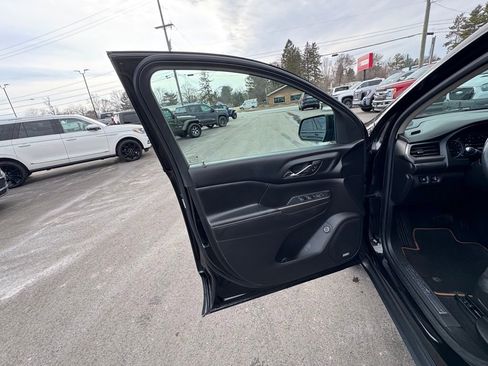 Used 2017 GMC Acadia SLE w/ Driver Alert Package I image 16