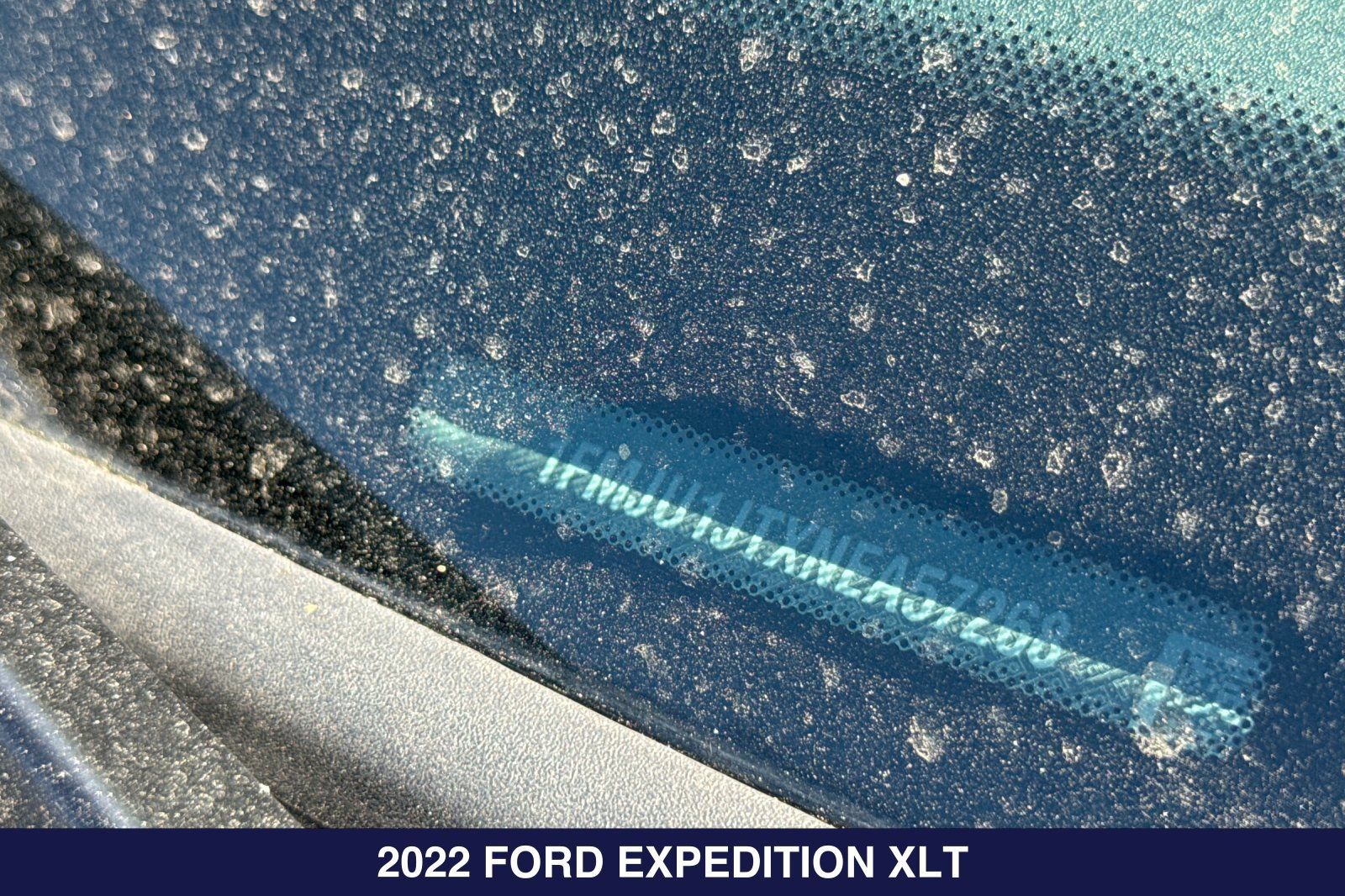 Used 2022 Ford Expedition XLT AWD/4WD image 2
