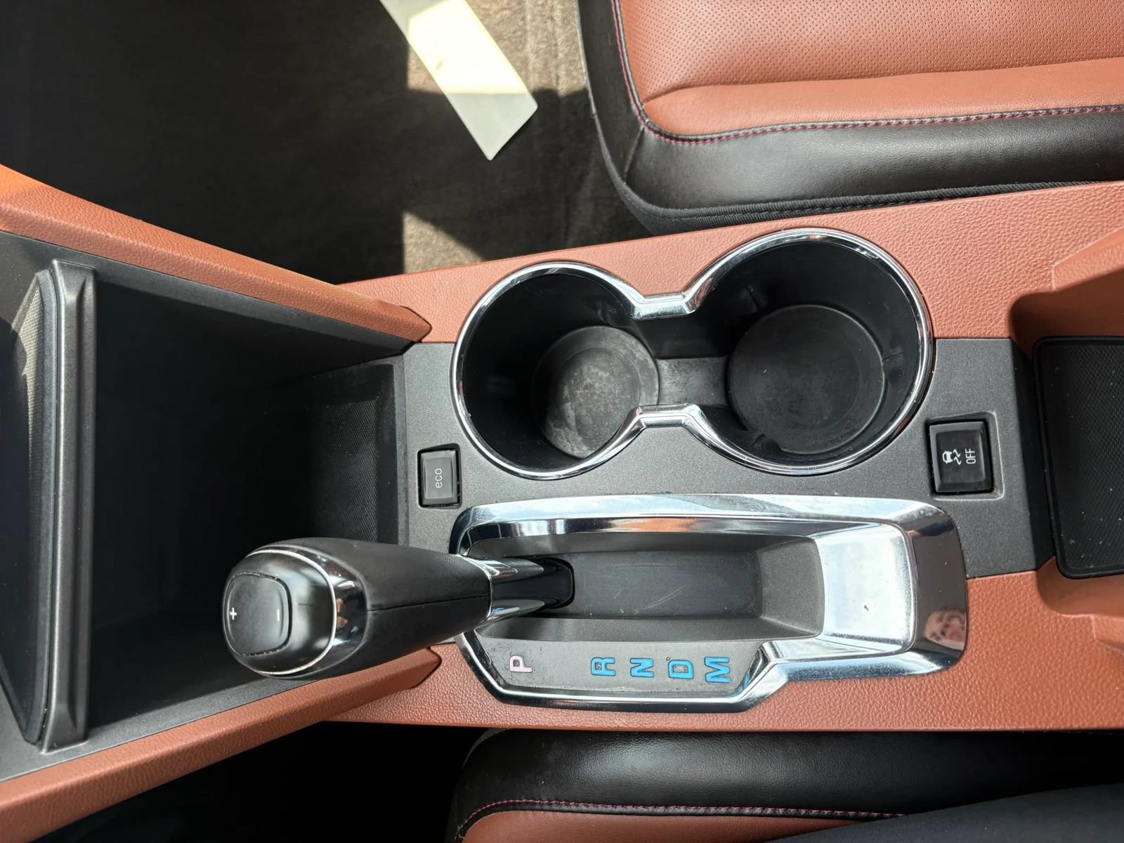 Used 2016 Chevrolet Equinox LTZ w/ Enhanced Convenience Package FWD image 21