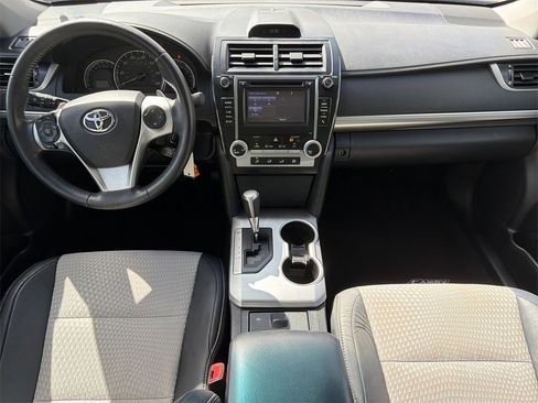 Used 2014 Toyota Camry SE image 14