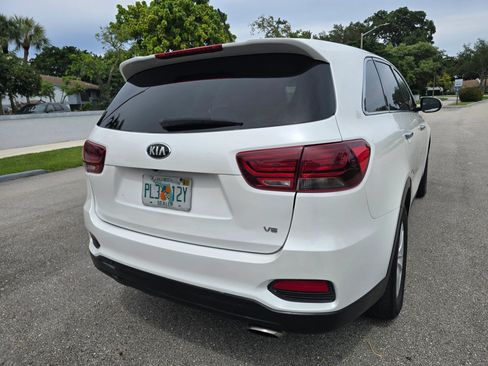 Used 2019 Kia Sorento FWD V6 image 6