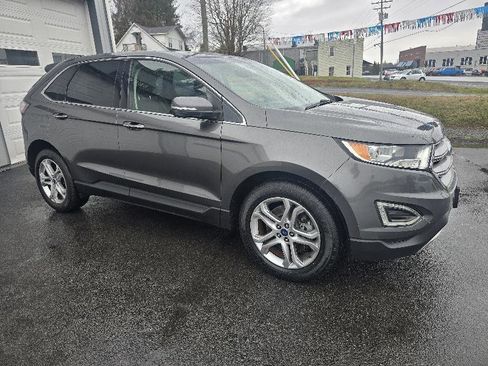 Used 2017 Ford Edge Titanium image 3