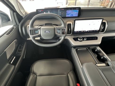 Used 2025 Ford Expedition Max Active AWD/4WD image 25