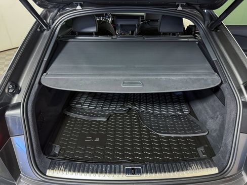 Used 2019 Audi Q8 Premium Plus w/ Premium Plus image 34