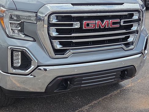 Used 2019 GMC Sierra 1500 SLT w/ SLT Premium Plus Package AWD/4WD image 9
