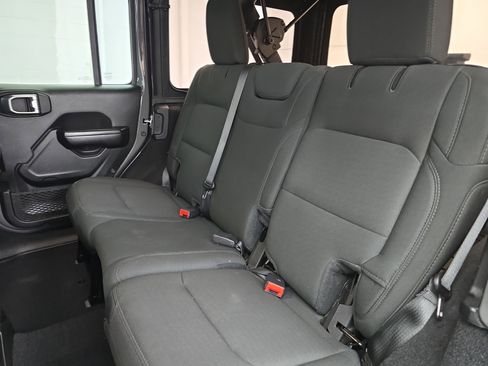 Used 2021 Jeep Wrangler Unlimited Sport image 13