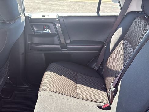 Used 2016 Toyota 4Runner SR5 AWD/4WD image 19