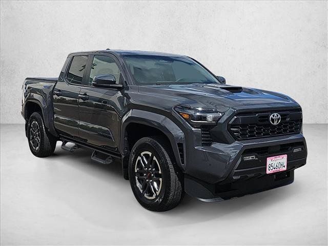 Used 2025 Toyota Tacoma TRD Sport w/ TRD Sport Upgrade Package AWD/4WD image 3
