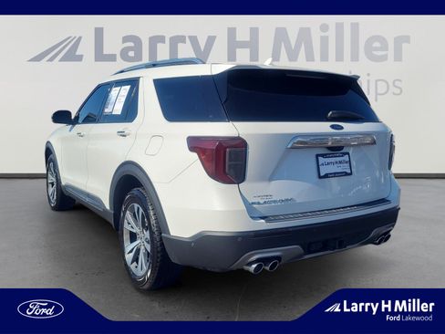 Used 2020 Ford Explorer Platinum w/ Premium Technology Package image 3