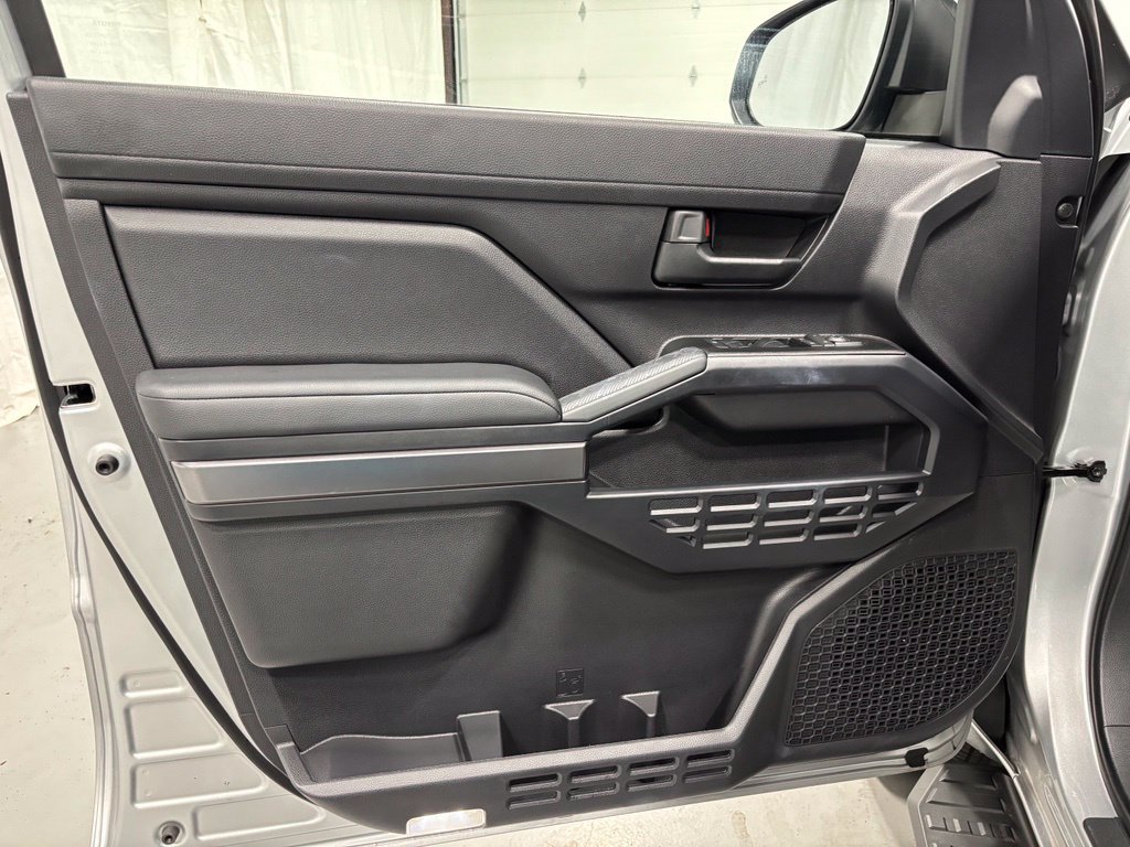 Used 2026 Toyota 4Runner SR5 AWD/4WD image 8