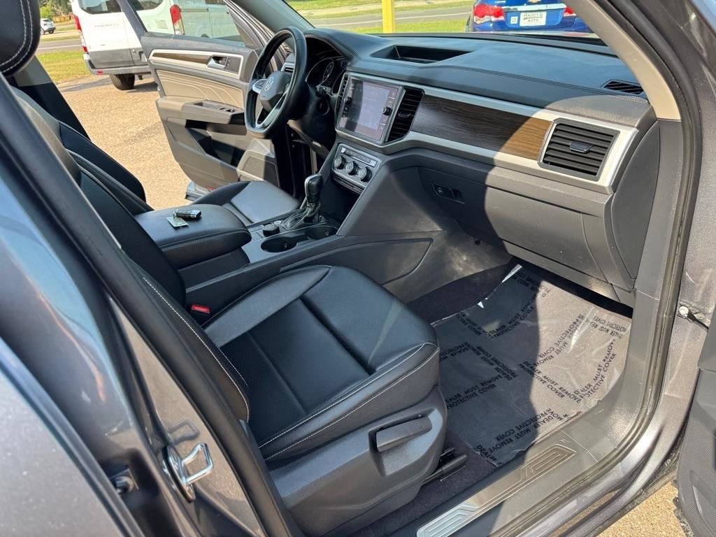 Used 2021 Volkswagen Atlas SE w/ Panoramic Sunroof Package AWD/4WD image 27