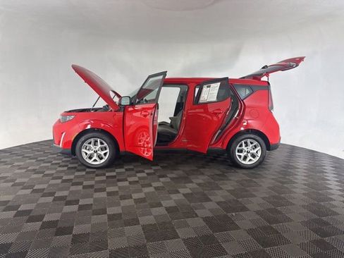 Certified 2025 Kia Soul LX w/ LX Technology Package image 10