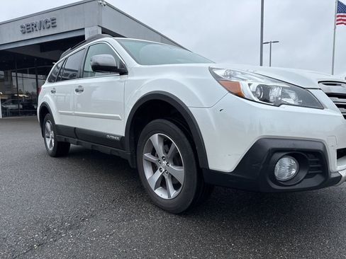 Used 2014 Subaru Outback 2.5i Limited image 4